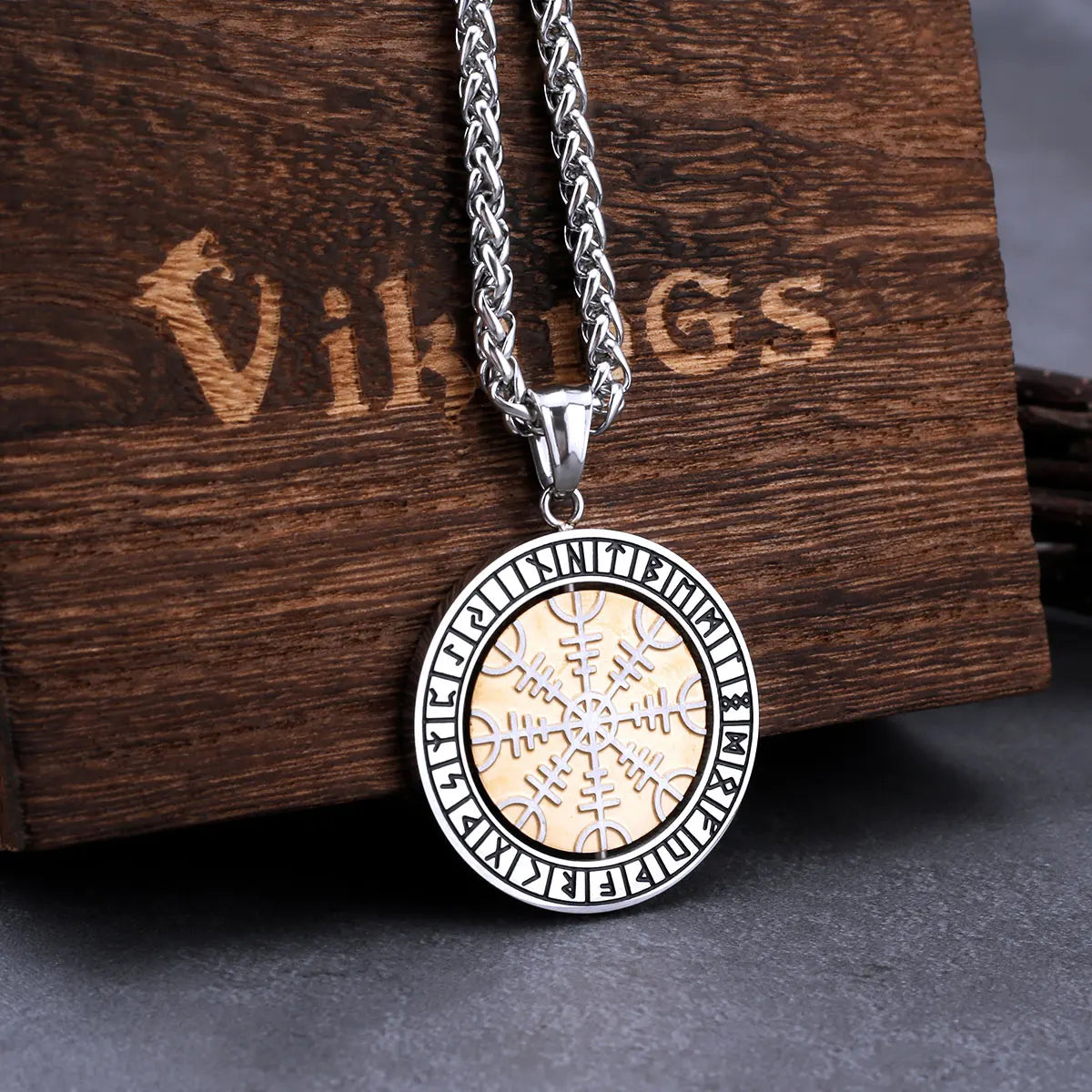 Rotating Viking Awe Helmet and Odin Necklace Men's Stainless Steel Chain Fashion Charm Pendant Necklace Viking Jewelry As A Gift