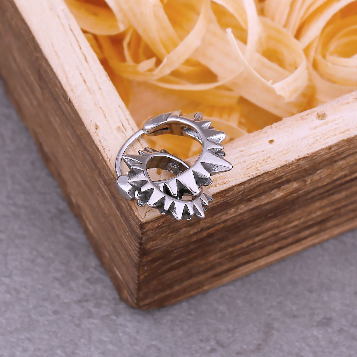 Punk Fashion Gear Drop Earrings For Men and Women Stainless Steel Fashion Hip-Hop Biker Earrings Vintage Circle Jewelry Gift