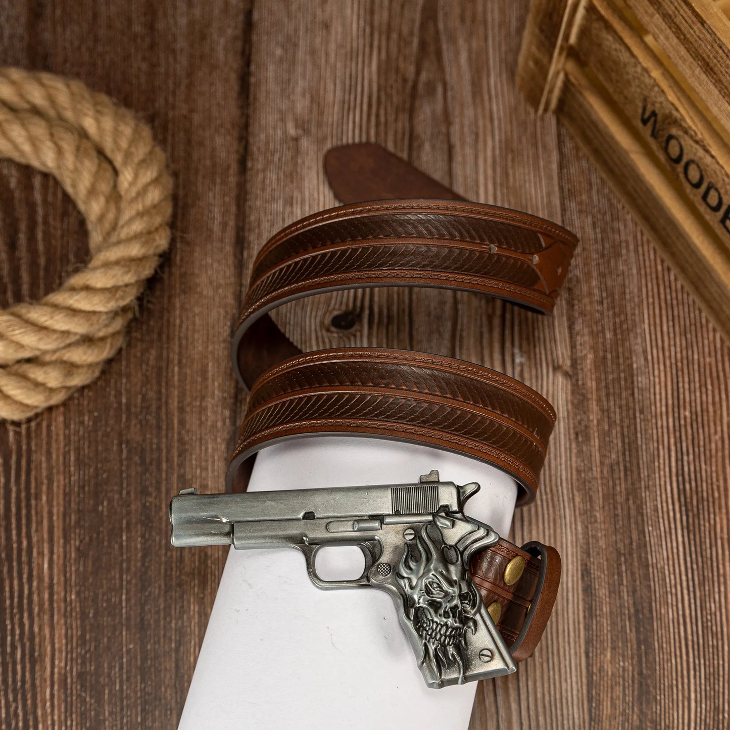 The ghost head element pistol craftsmanship large buckle striped PU embossed button personalized casual men's belt