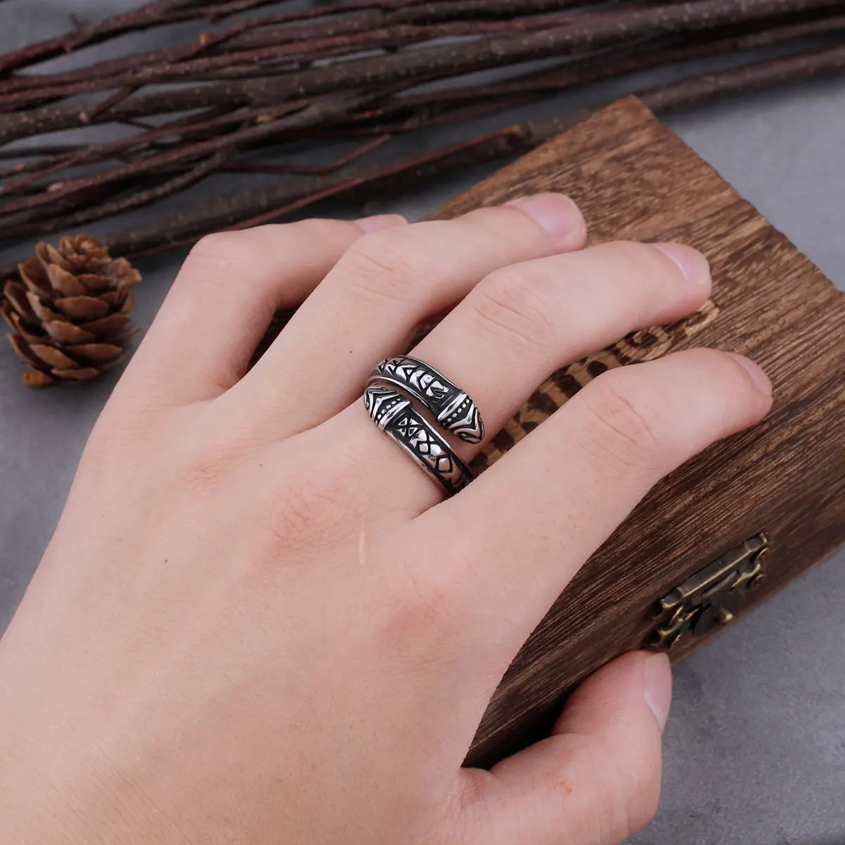 Personality Stainless Steel Serpentine Odin Rune Viking Men's and Women's Rings Punk Fashion Trend Party Jewelry Gifts