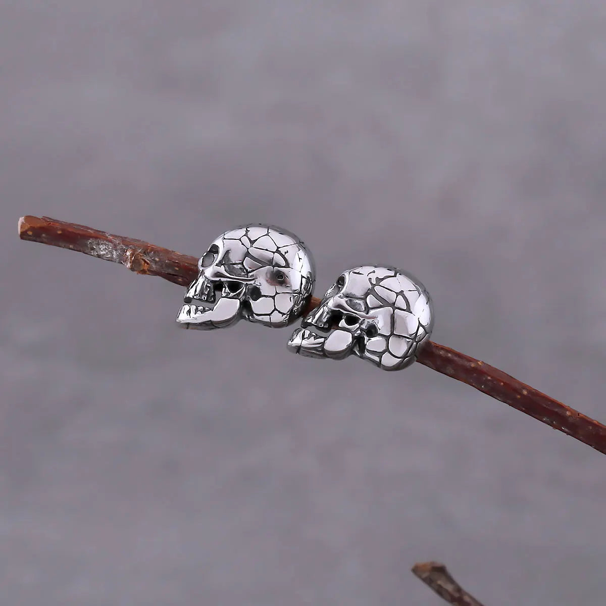 Punk Crack Skull Stud Earrings For Men Gothic Ghost Hip Hop Biker Stainless Steel Earrings Fashion Street Style Skeleton Jewelry