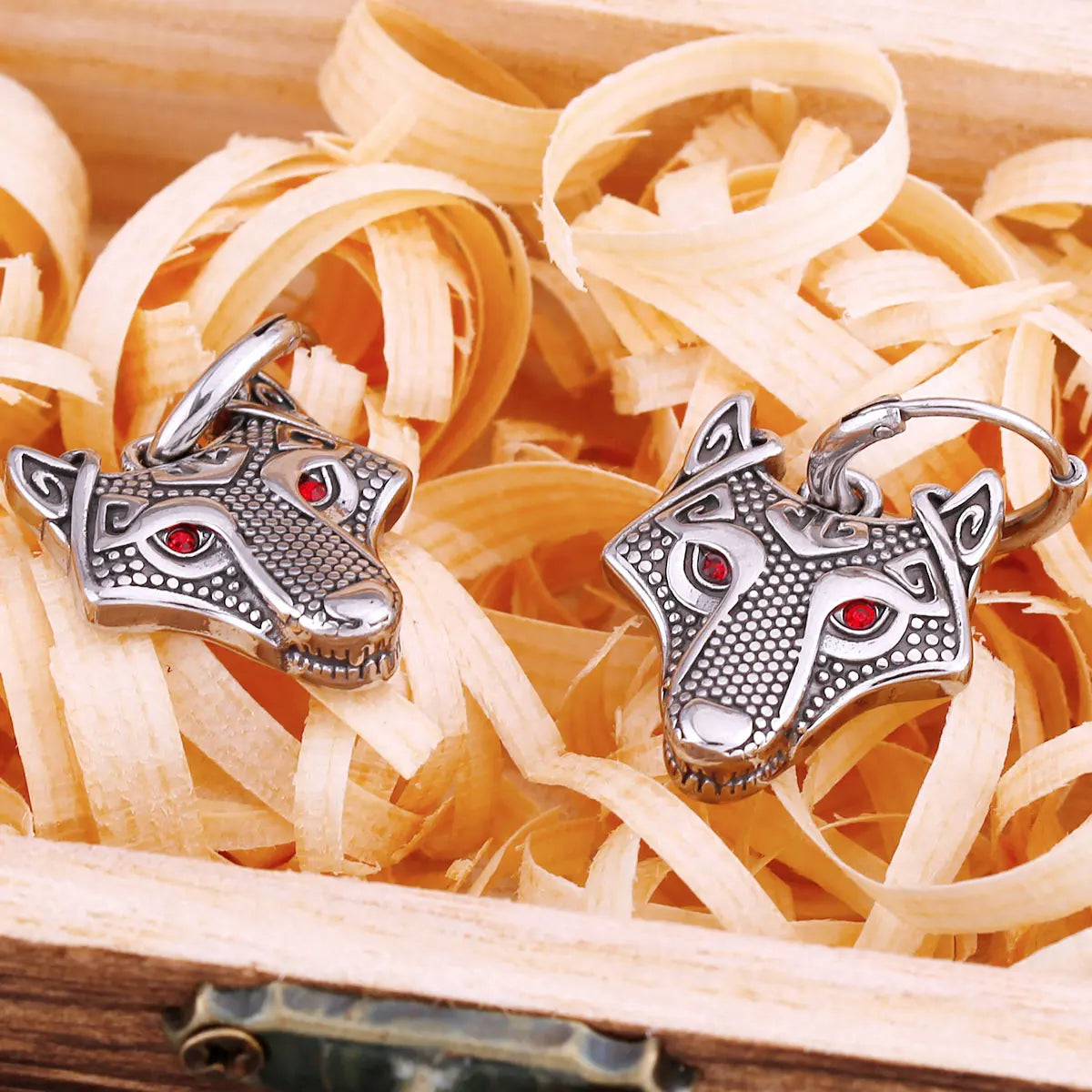 Vintage Vikings Wolf Drop Earrings For Men Fashion Celtic Rune Amulet Accessories Stainless Steel Hip Hop Biker Charm Jewelry