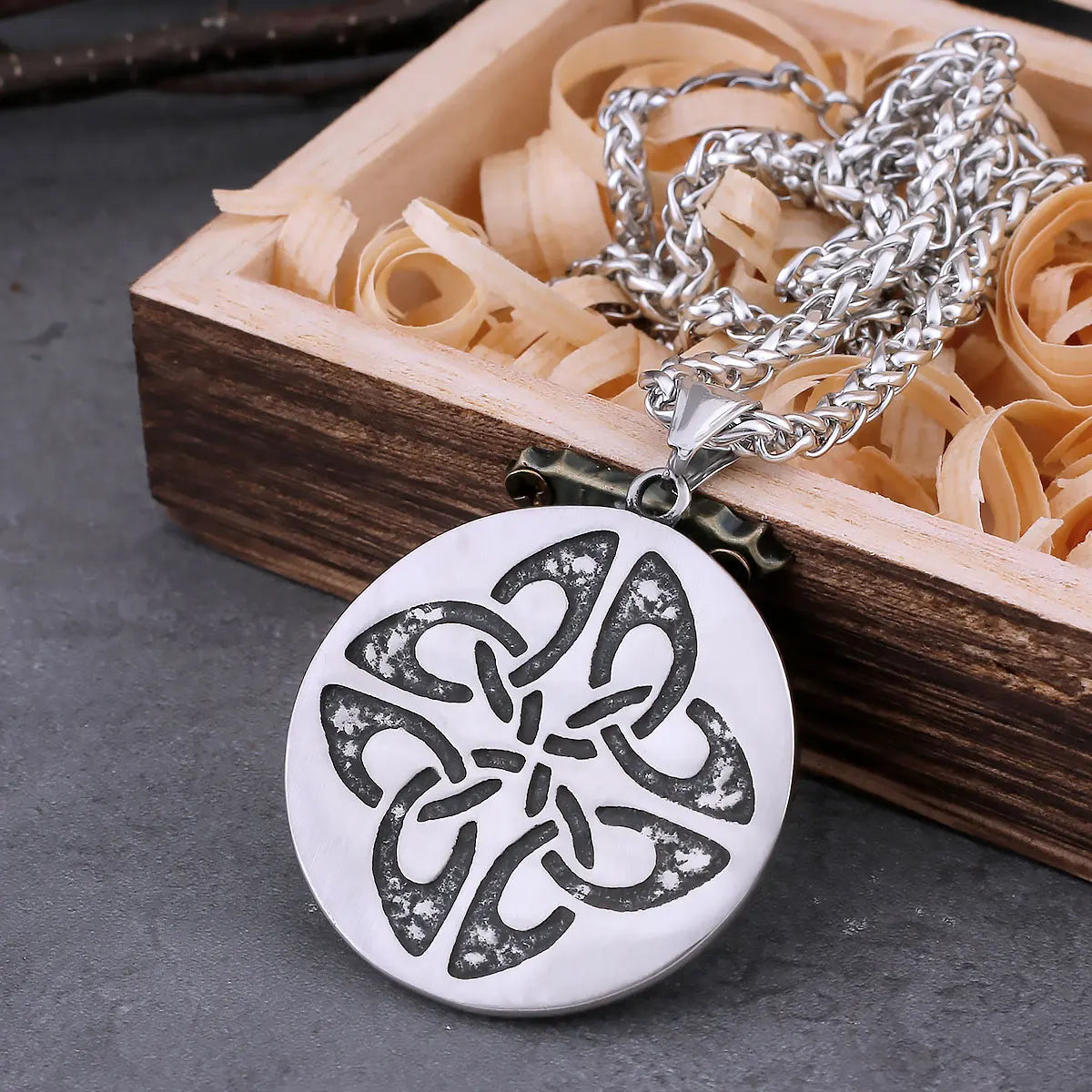 Vintage Viking Dragon Celtic Knot Necklace Stainless Steel Men's Nordic Odin Amulet Pendant Necklace Fashion Jewelry As A Gift