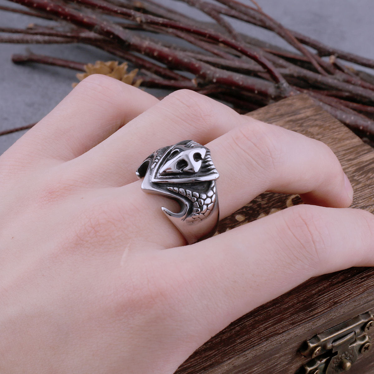 Retro Religious Shield Cross Ring Men's Simple Fashion Cross Religious Faith Hip Hop Biker Ring Jewelry Gift Wooden Box
