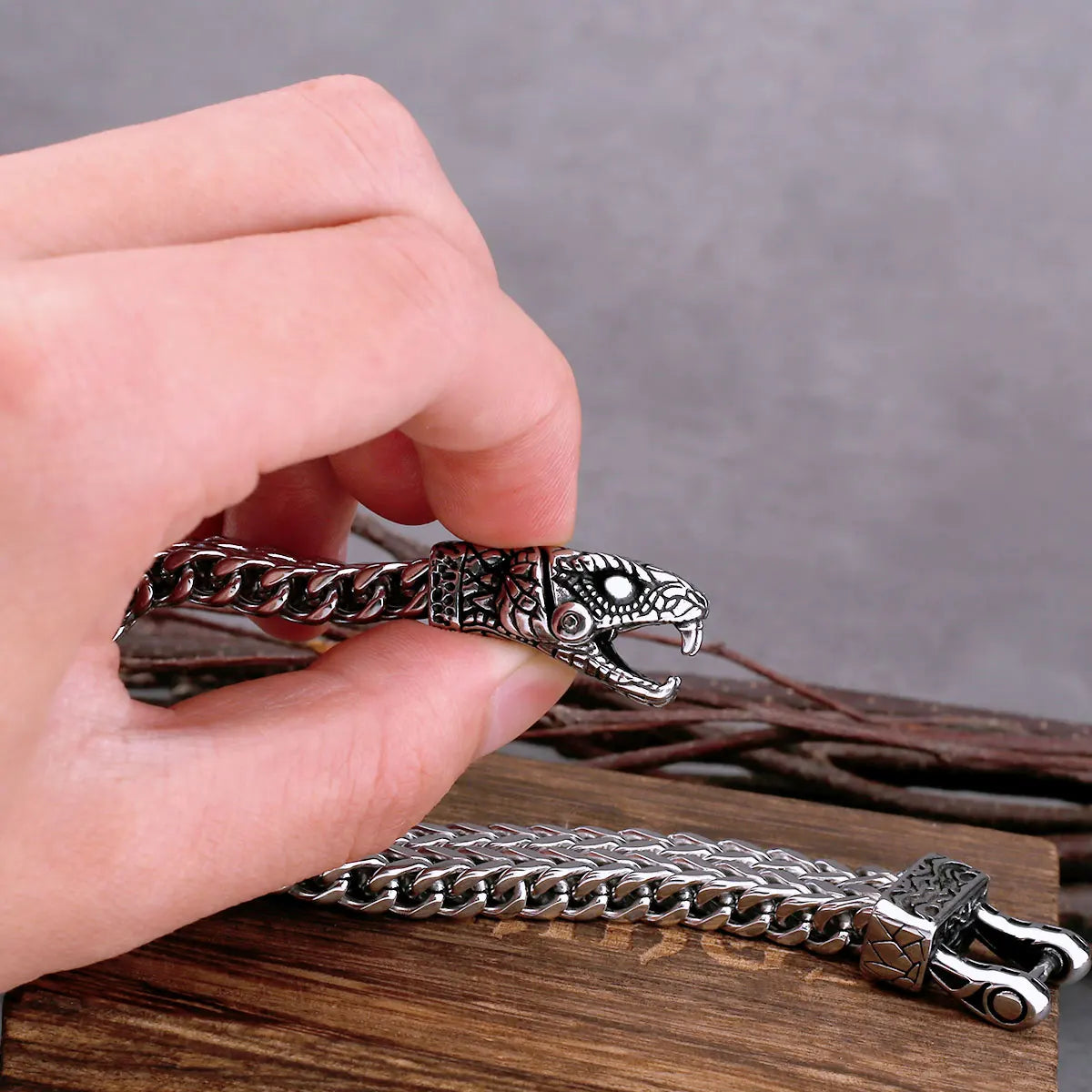 High Quality Nordic Viking Never Fade Stainless Steel Dominant Snake Head Bracelet Men Jewelry Gift Fashion Punk Charm Bracelet