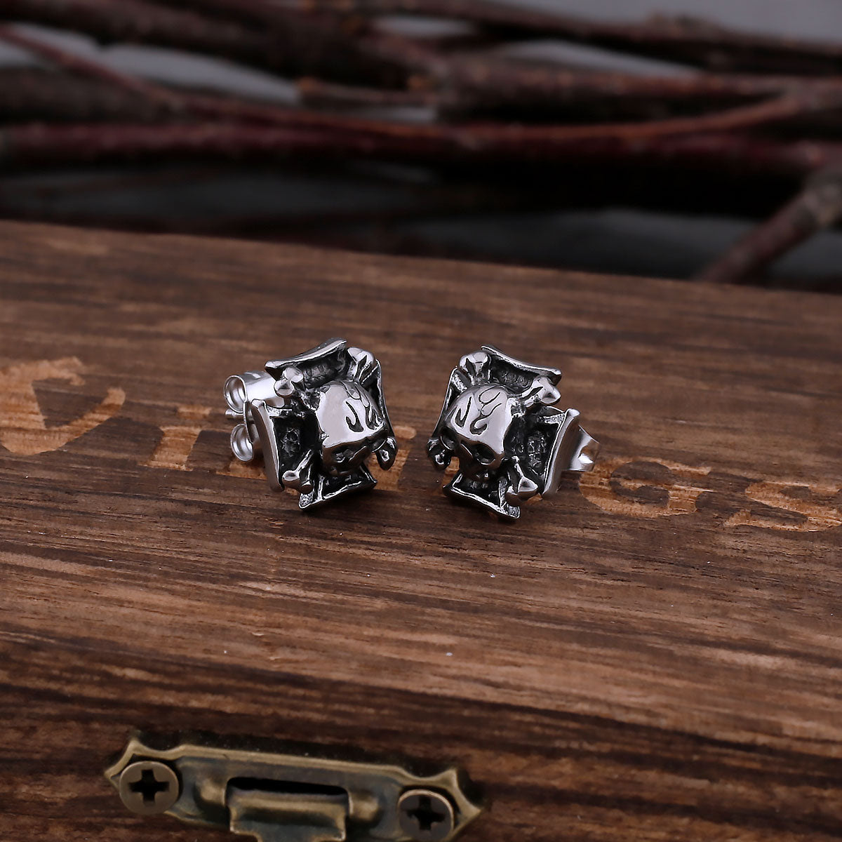 Vintage Cross Skull Stud Earrings For Men Stainless Steel Hip Hop Biker Punk Daily Accessories Fashion Party Charm Jewelry Gift