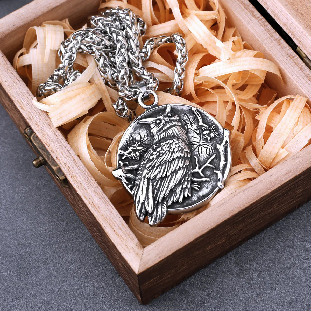 Vintage Nordic Viking Rune Owl Necklace Men's Fashion Punk Pendant Necklace Viking Animal Jewelry As A Men's Gift