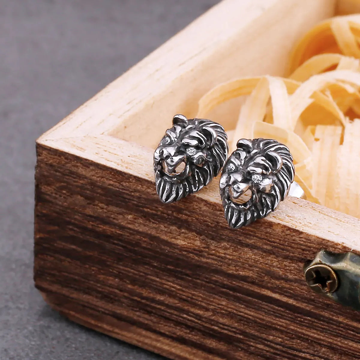 Fashion Animal Lion Stud Earrings For Men Stainless Steel Hip Hop Cool Street Style Earrings Punk Vintage Jewelry Gift