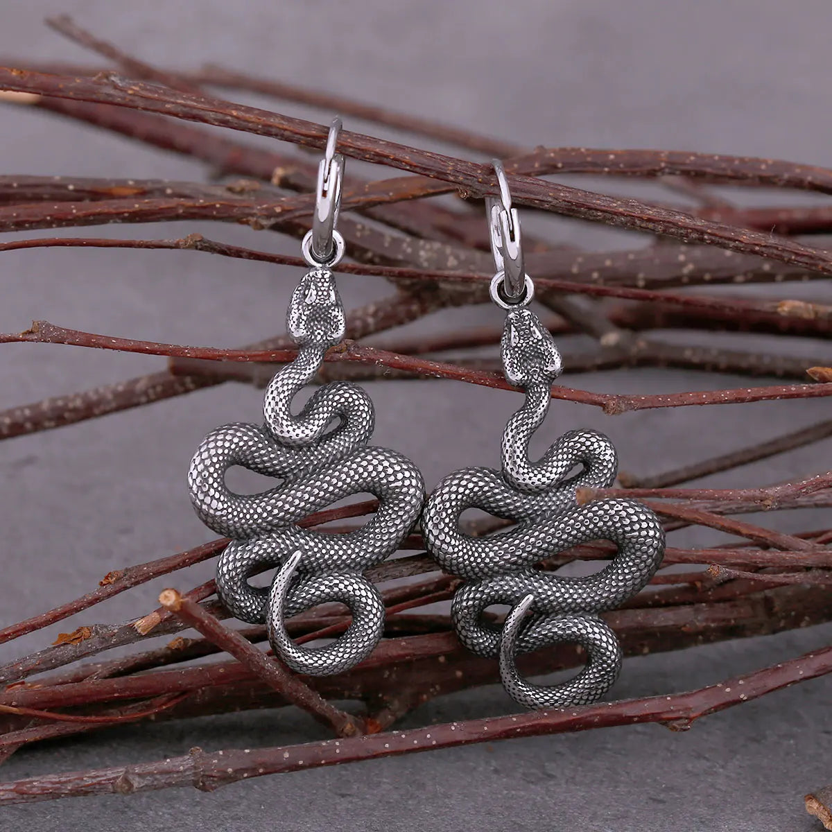 Vintage Viking Animal Coiled Snake Drop Earrings Fashion Men's and Women's Biker Accessory Earrings Hip Hop Punk Party Gifts