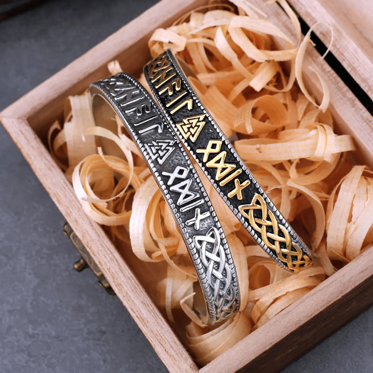 Stainless Steel Vijing Valknut Rune Bracelet for Men and Women Hip Hop Charm Wristband Cuff Charm Creative Vikings Jewelry Gift