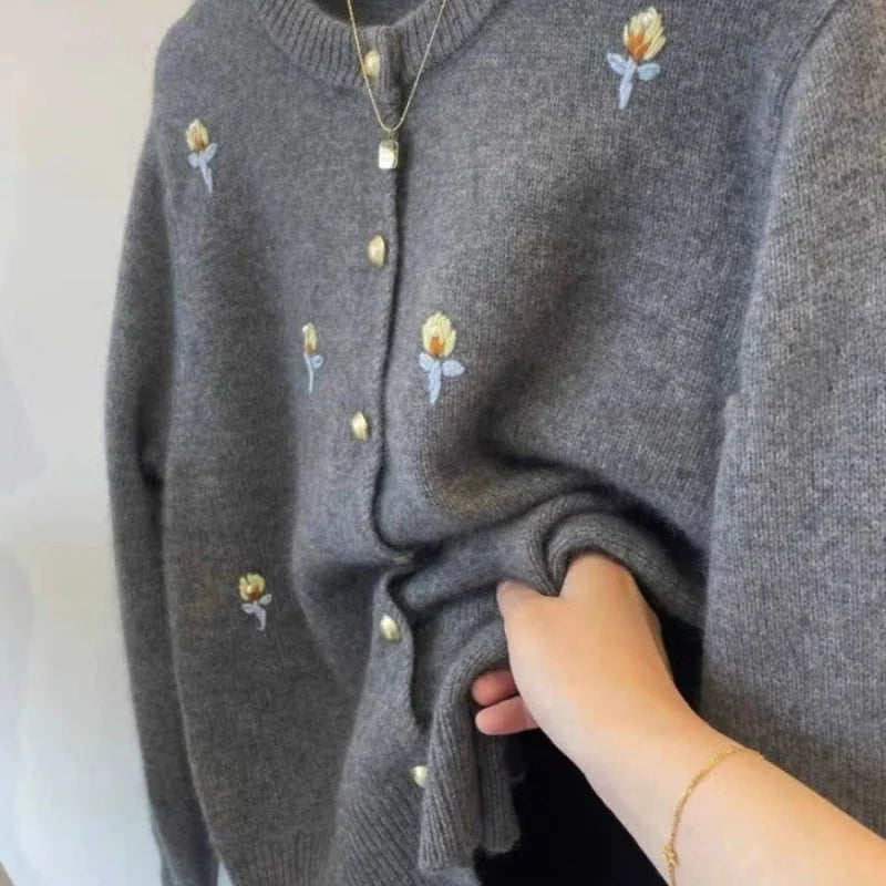 Grey Embroidered Raccoon Velvet Sweater Jacket for Women's Autumn and Winter 2024 New Lazy Style Korean Knitted Cardigan Top