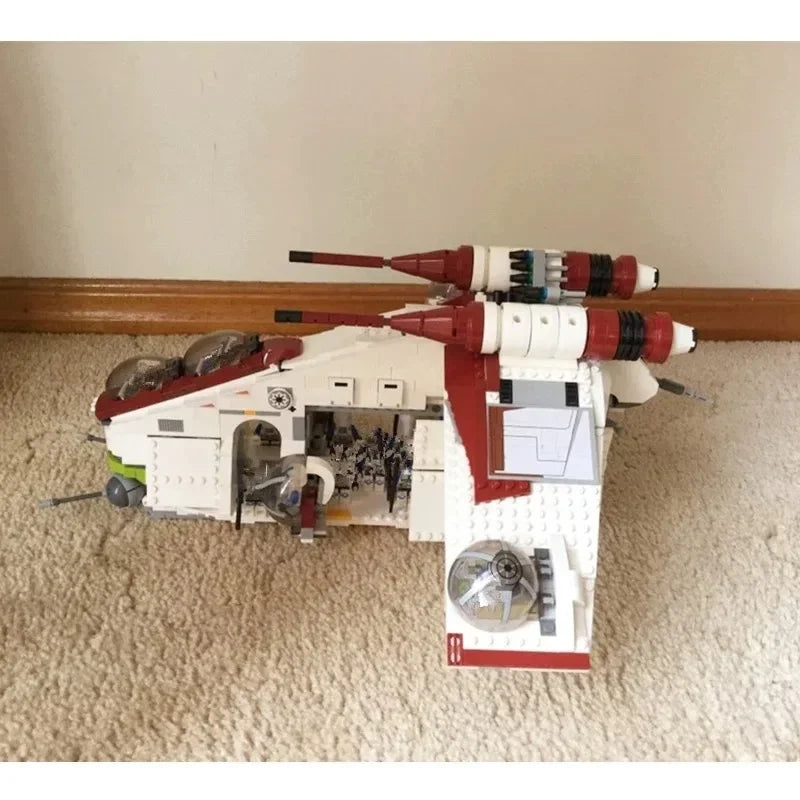 1175pcs Republic Dropship Gunship Building Blocks Set Compatible with 05041 Bricks Toy Kit for Kids Christmas Gift