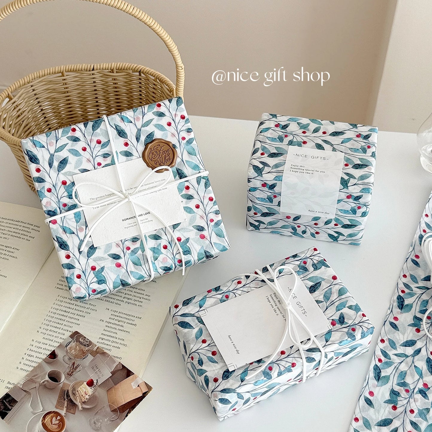 10/20pcs  Blue holly seed pattern thin paper  New Year Christmas gift wrapping paper Gift wrapping tissue paper