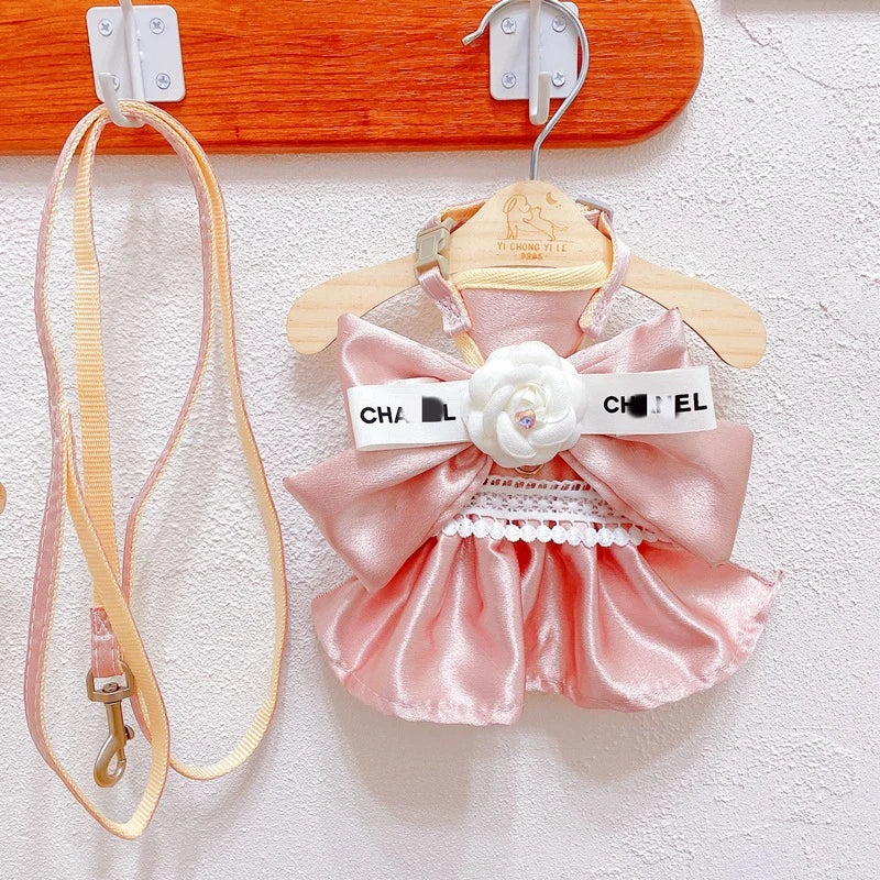 New Pet Cat Dog Traction Suit Fashion Luxury Flowers Bow lace Chest Back Traction Rope Advanced Flower Clothes Dog Walking Rope