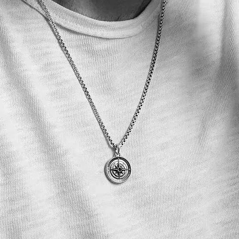 Fashion Simple Compass Necklaces For Men Retro Hip Hop Copper Disc Couple Pendant Sweater Chain Punk Jewelry Accessories Gift