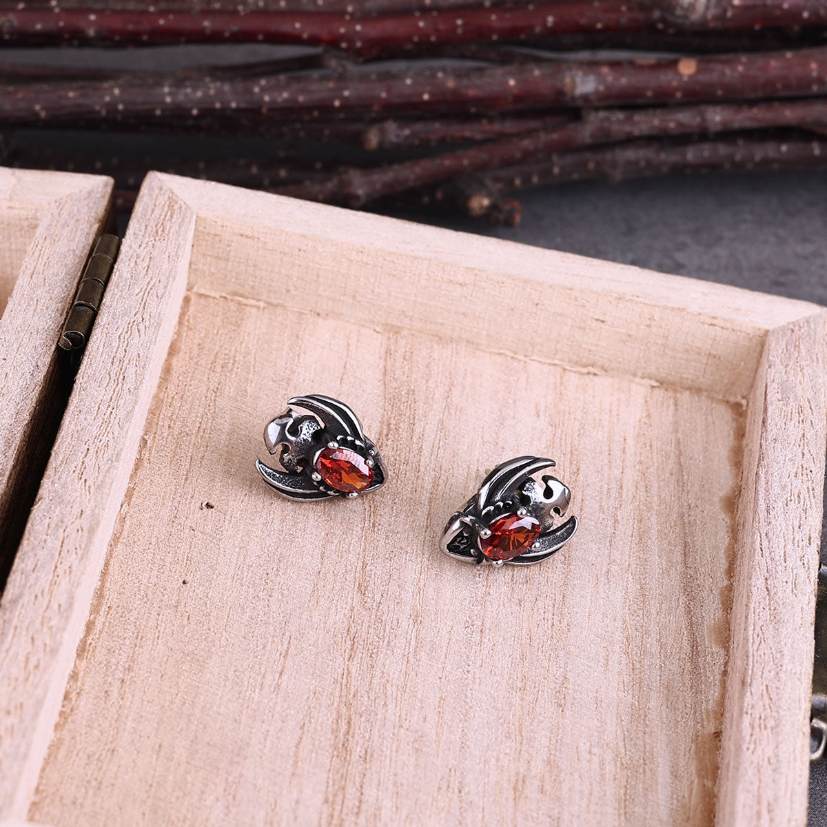 Personalized Ladybug Fashion Stainless Steel Earrings for Men and Women Hip Hop Street Earrings Punk Everyday Gift Jewelry