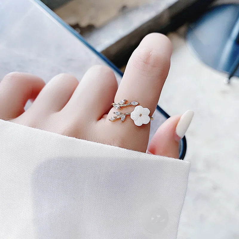 Vintage Rose Flower Rings For Women Korean Style Adjustable  Sakura Princess Finger Ring Bride Wedding Engagement Party Jewelry