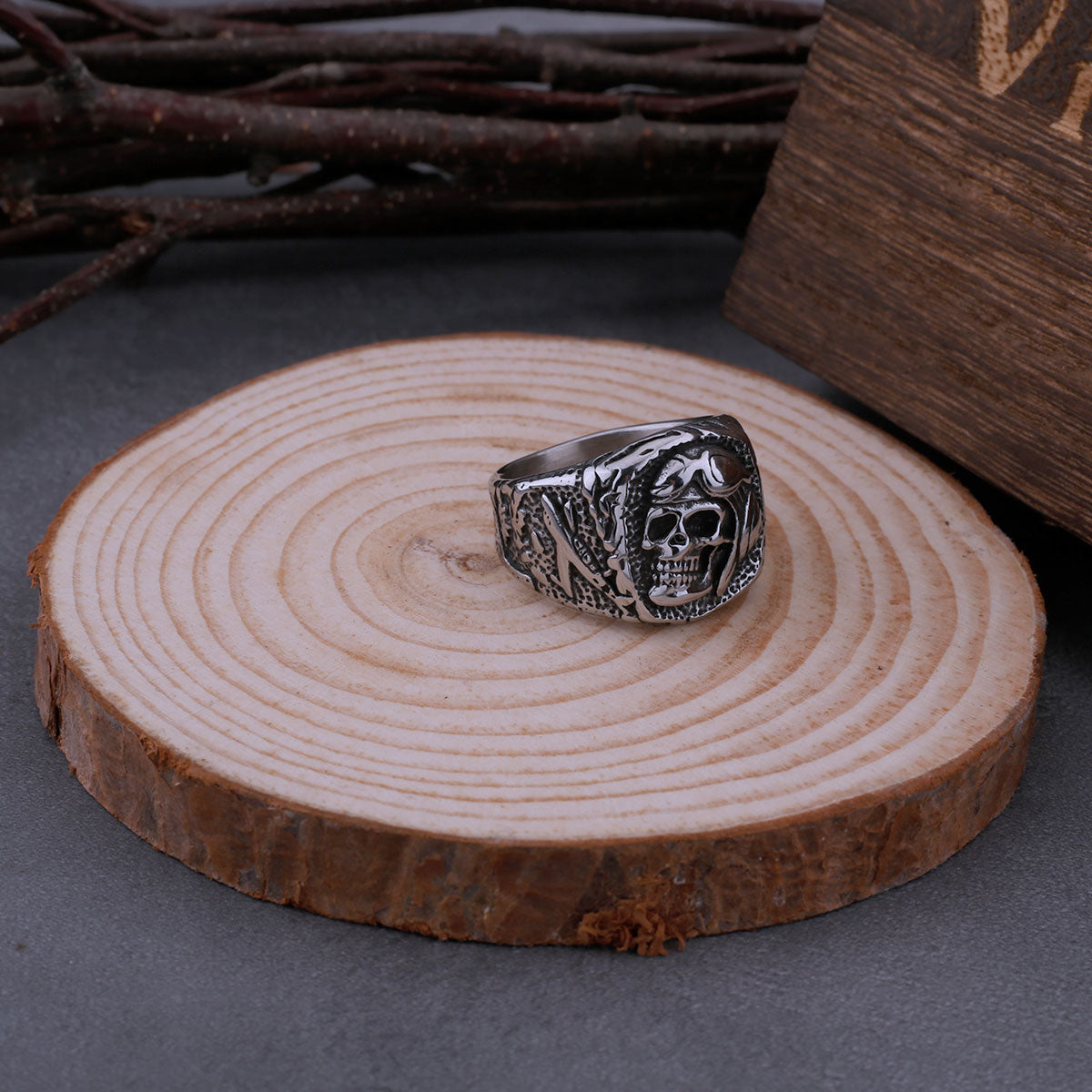 Vintage Skull Soldier Ring Men's Hip Hop Gothic Fashion High Quality Ring Rock Biker Jewelry Gift Wooden Box Dropshipping