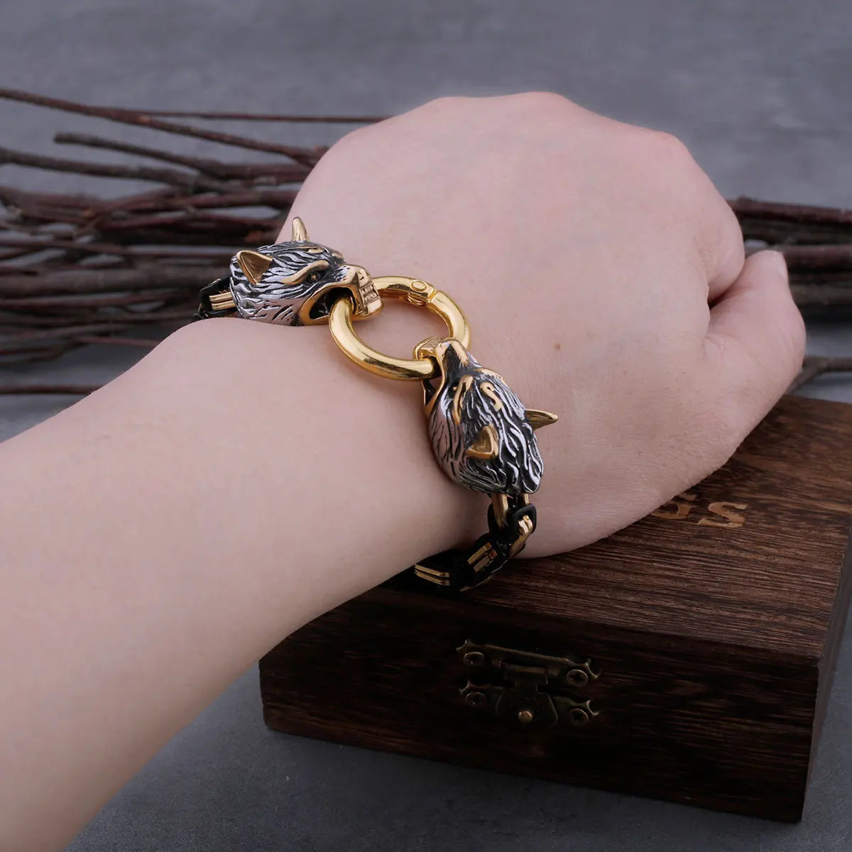 Viking Wolf Head Men's Bracelet Never Fade Hip Hop Rock Glamour Biker Fashion Bracelet Stainless Steel Jewelry Gift With Box