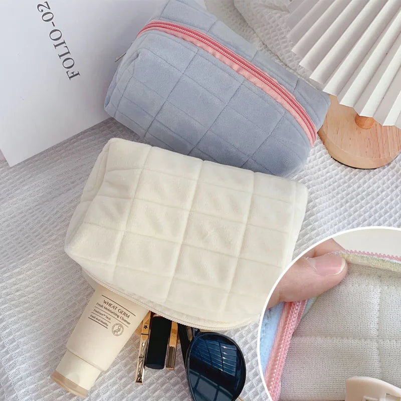 Cute Plush Makeup Bag for Women Portable Travel Zipper MakeupOrganizer Handbag Stationery Pencil Case Make Up Pouch Storage Bags