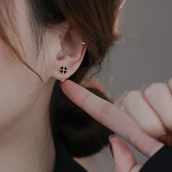 One Piece 925 Silver Cute Black Heart Clover Plant Stud Earrings for Fashion Women Fine Jewelry Minimalist Accessories
