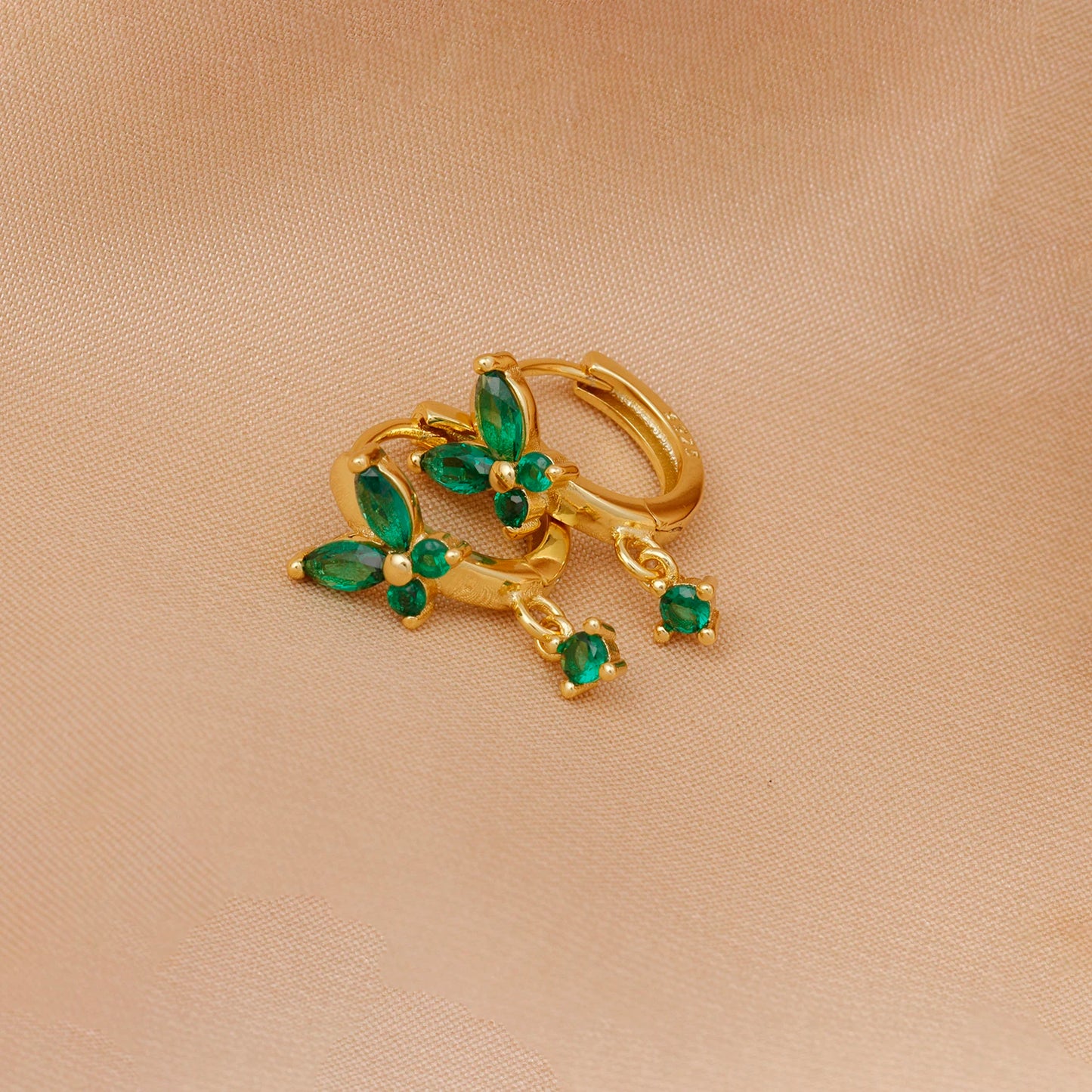 Fashion Green Color Zircon Small Hoop Earrings Women Geometry Butterfly Piercing Earring Wedding Korean Jewelry New Arrival 2023