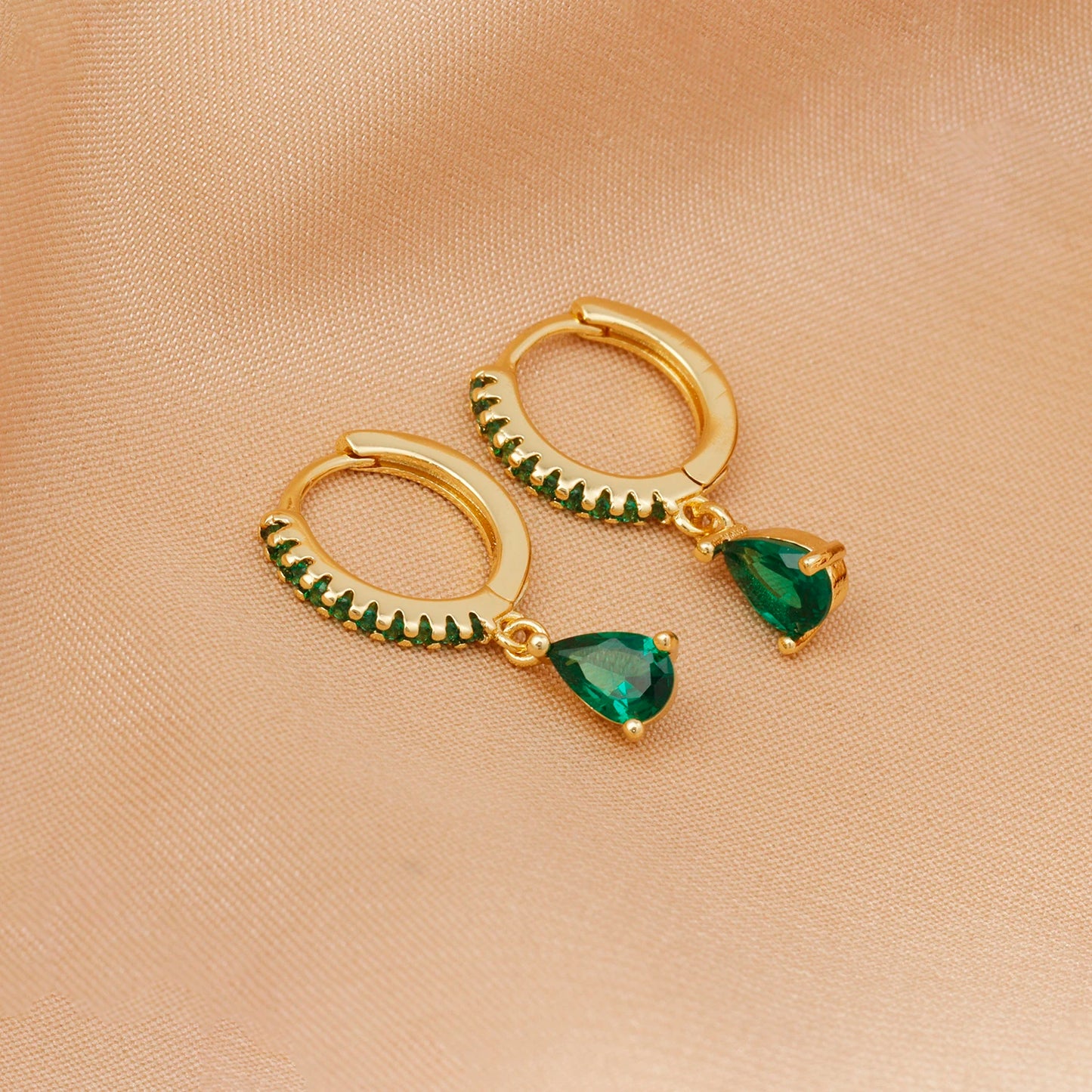 Fashion Green Color Zircon Small Hoop Earrings Women Geometry Butterfly Piercing Earring Wedding Korean Jewelry New Arrival 2023