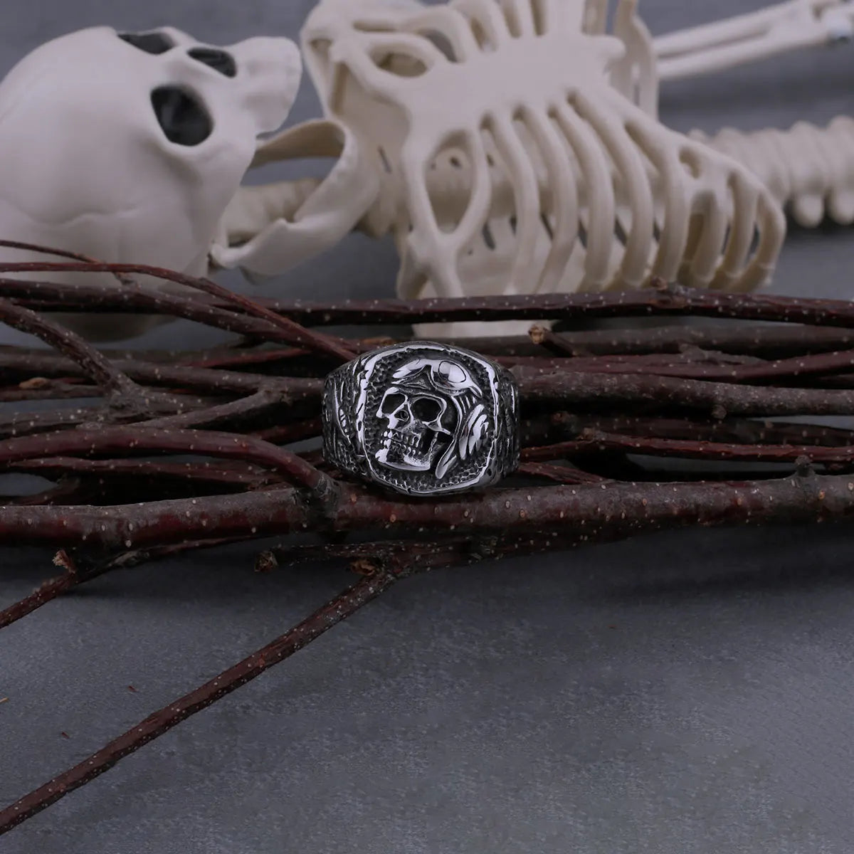 Vintage Skull Soldier Ring Men's Hip Hop Gothic Fashion High Quality Ring Rock Biker Jewelry Gift Wooden Box Dropshipping