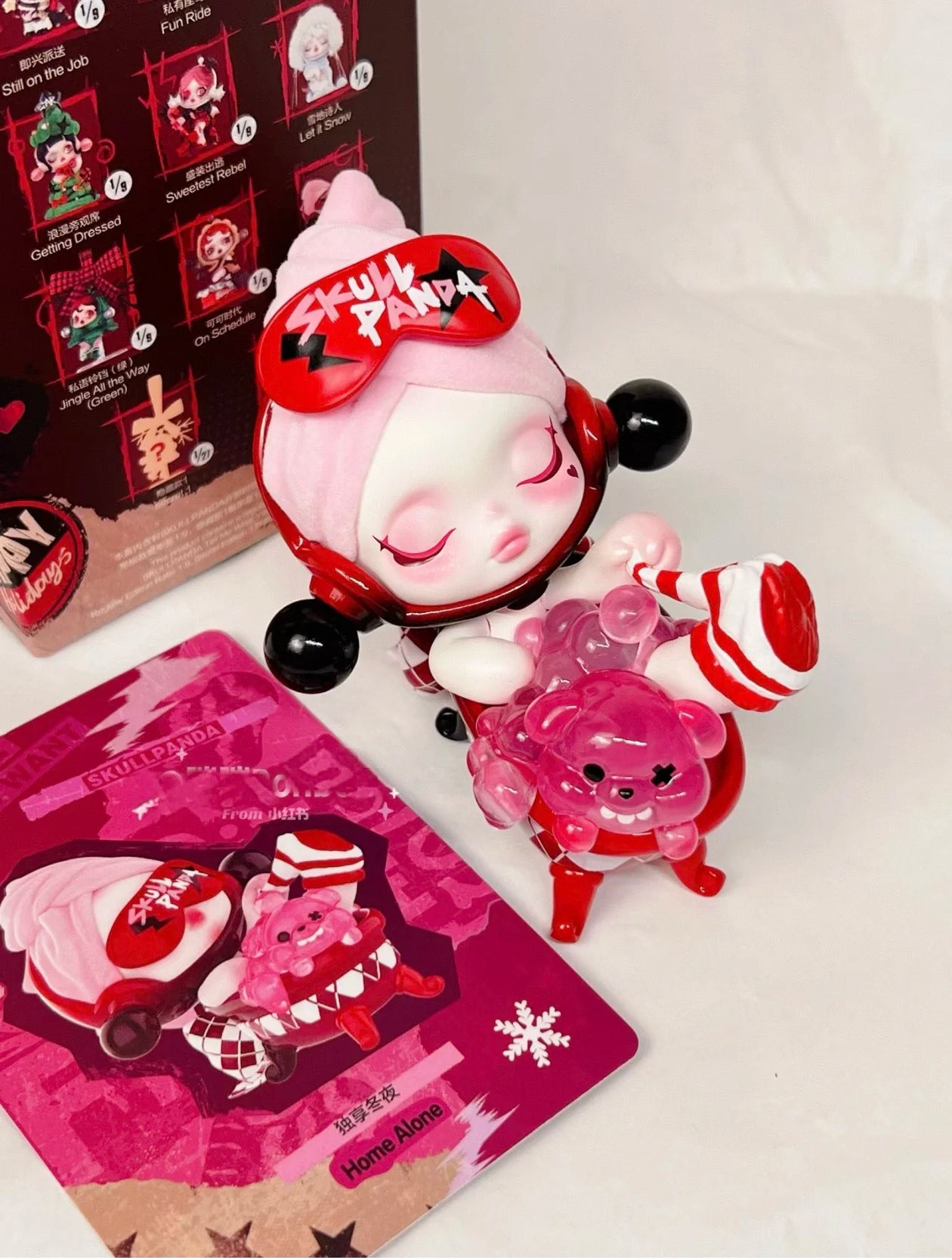 Genuine POP MART SKULLPANDA the Best Seaion Series Blind Box Doll Christmas Gift Trendy Collectible Toy The surprise of Christma
