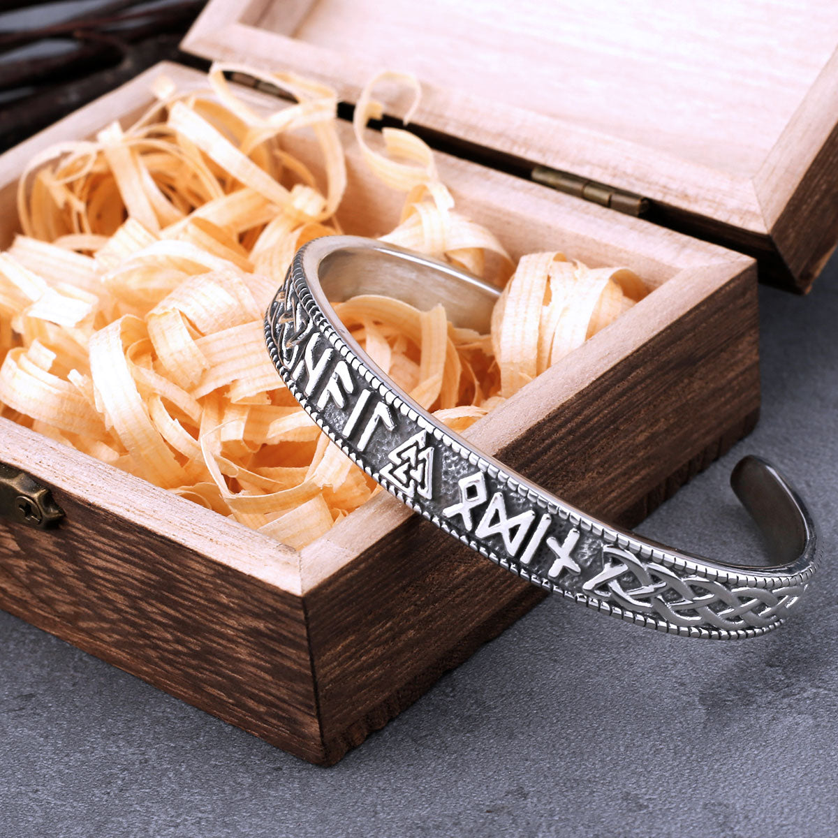 Stainless Steel Vijing Valknut Rune Bracelet for Men and Women Hip Hop Charm Wristband Cuff Charm Creative Vikings Jewelry Gift