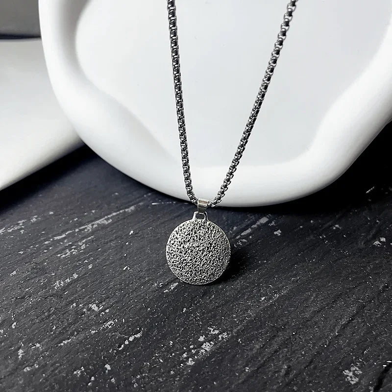 Fashion Simple Compass Necklaces For Men Retro Hip Hop Copper Disc Couple Pendant Sweater Chain Punk Jewelry Accessories Gift