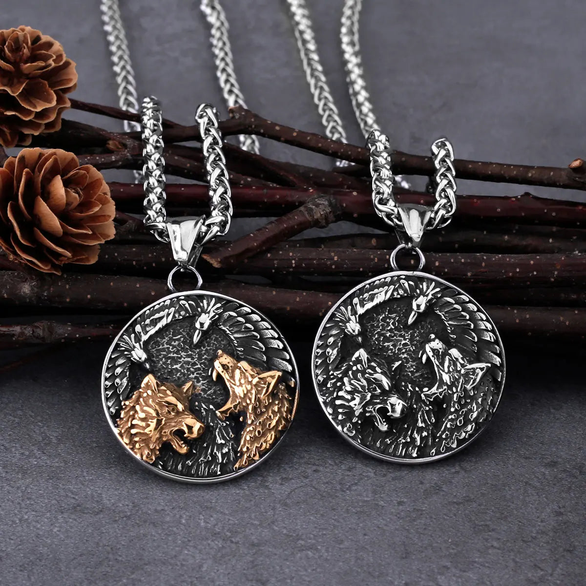 Men's Viking Wolf Head and Crow Road Sign Compass Necklace Nordic Wolf Animal Pendant Viking Wolf Stainless Steel Jewelry Gift