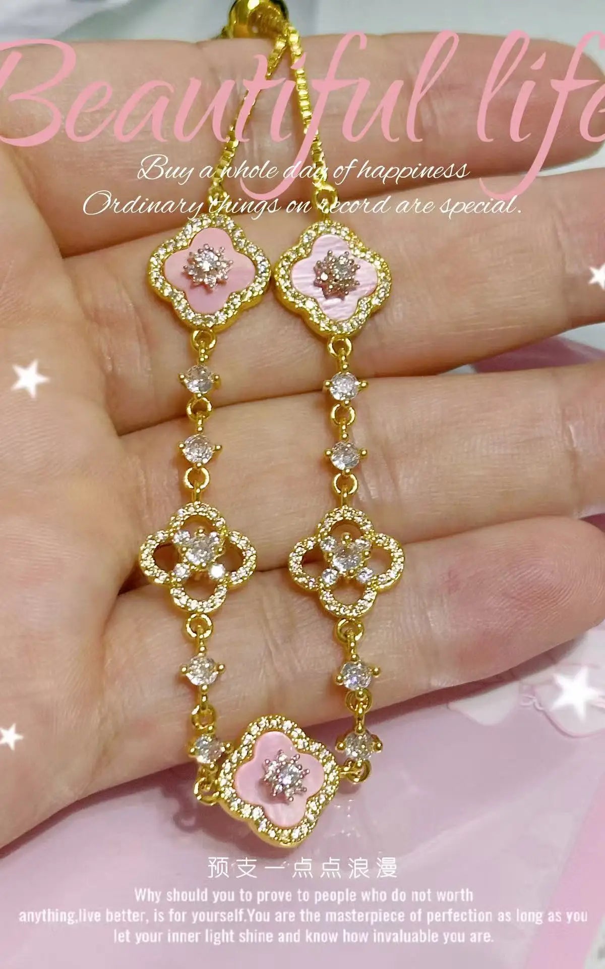 Qimeng Sweet Cherry" Vintage Pink Mother-of-Pearl Four-Leaf Clover Bracelet with Micro-Zirconia Inlay and Cutout Design