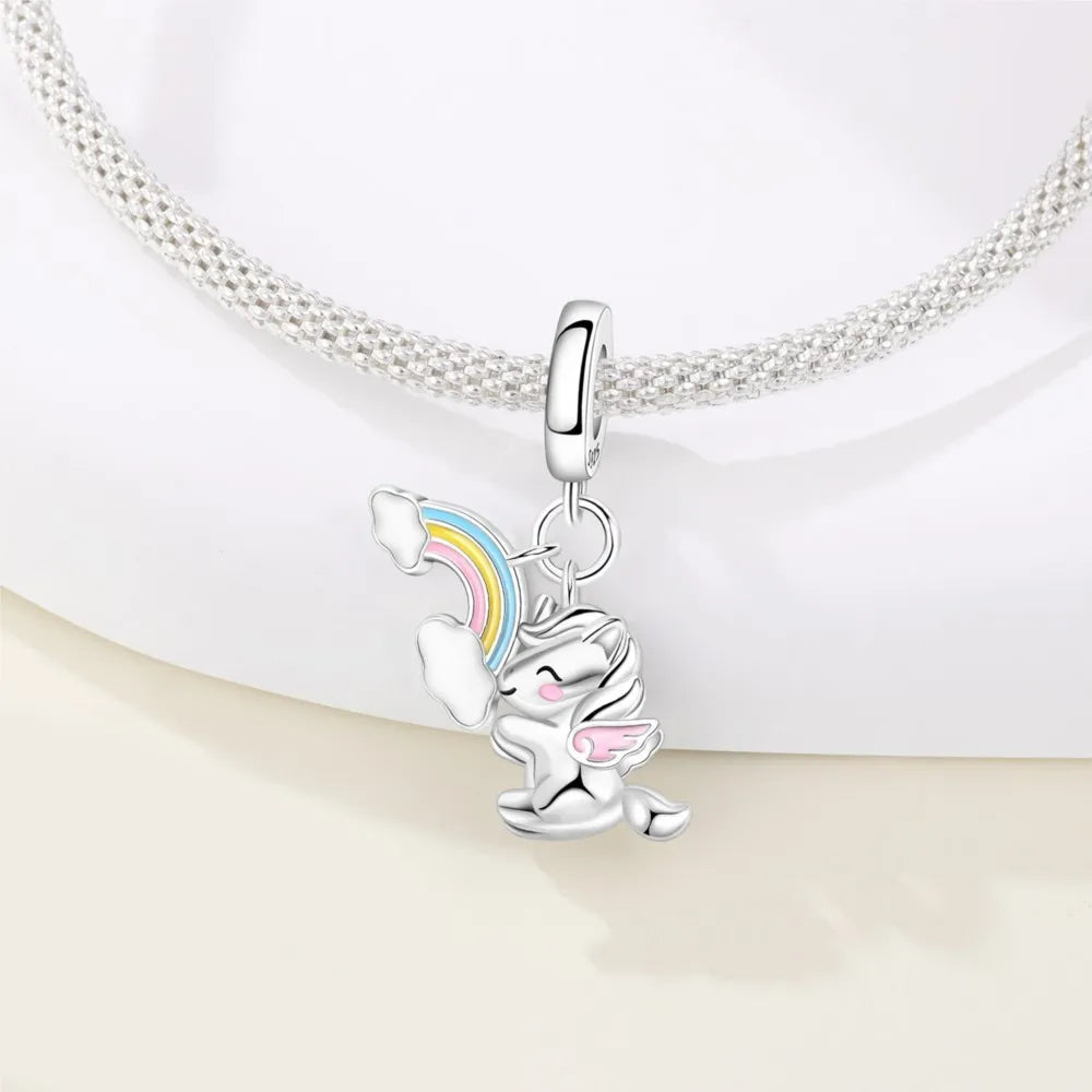 New 925 Sterling Silver Embracing the Rainbow Unicorn Pendants Bracelet Charms Fit Jewelry Party Beads DIY Fine Gifts Accessory