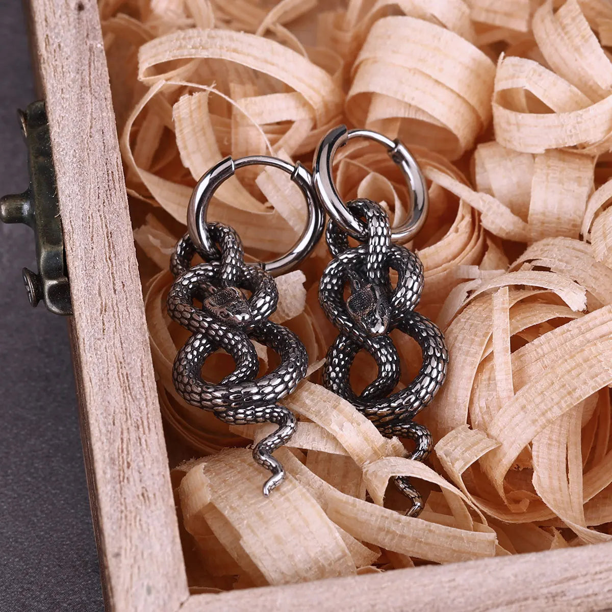 Stainless Steel Twisted Snake Street Tail Snake Earrings for Men and Women Punk Party Earrings Glamorous Everyday Jewelry Gifts