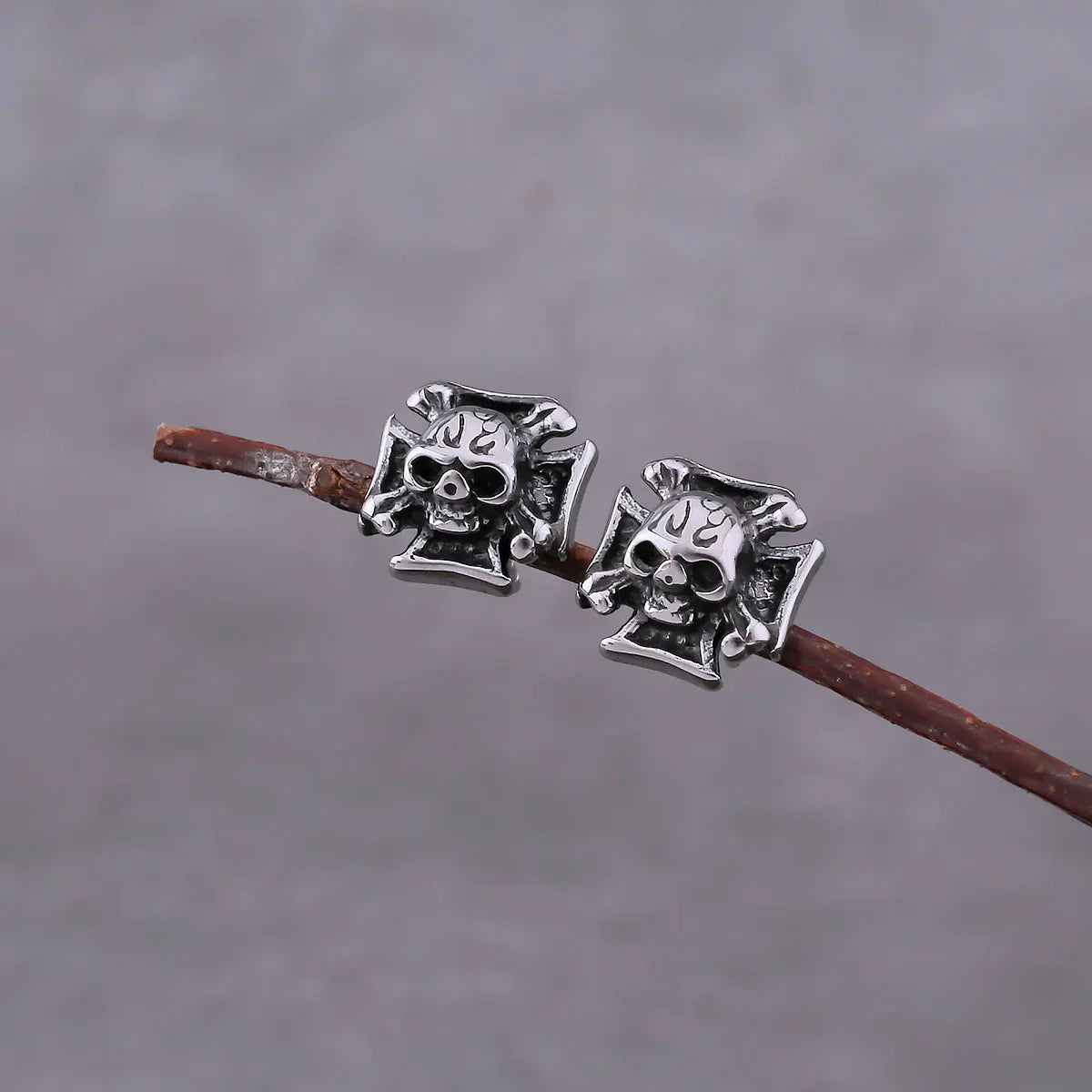 Vintage Cross Skull Stud Earrings For Men Stainless Steel Hip Hop Biker Punk Daily Accessories Fashion Party Charm Jewelry Gift