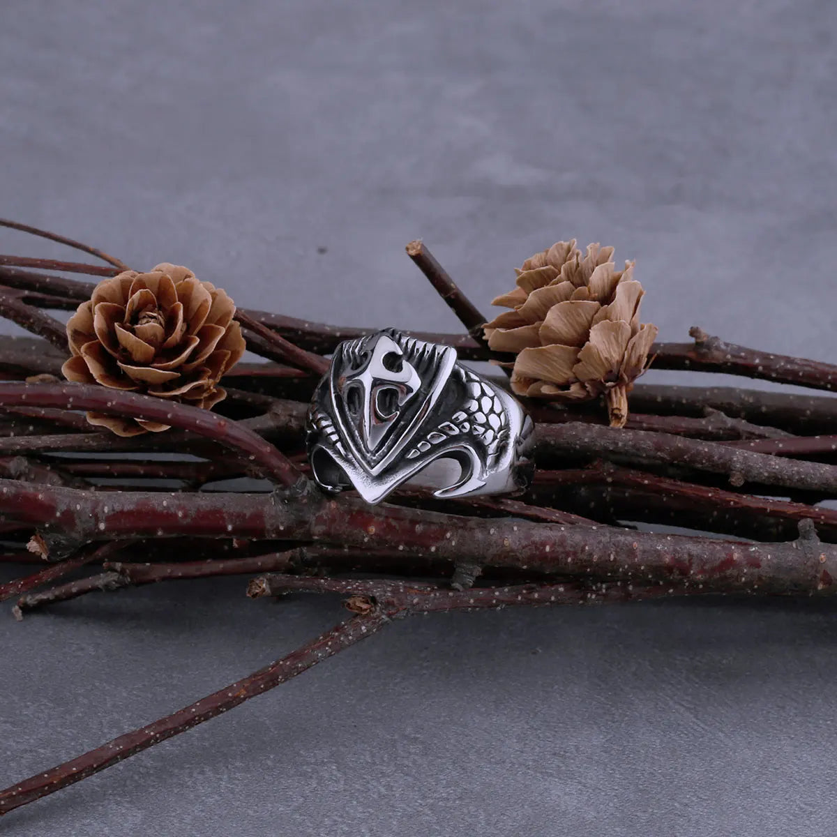 Retro Religious Shield Cross Ring Men's Simple Fashion Cross Religious Faith Hip Hop Biker Ring Jewelry Gift Wooden Box