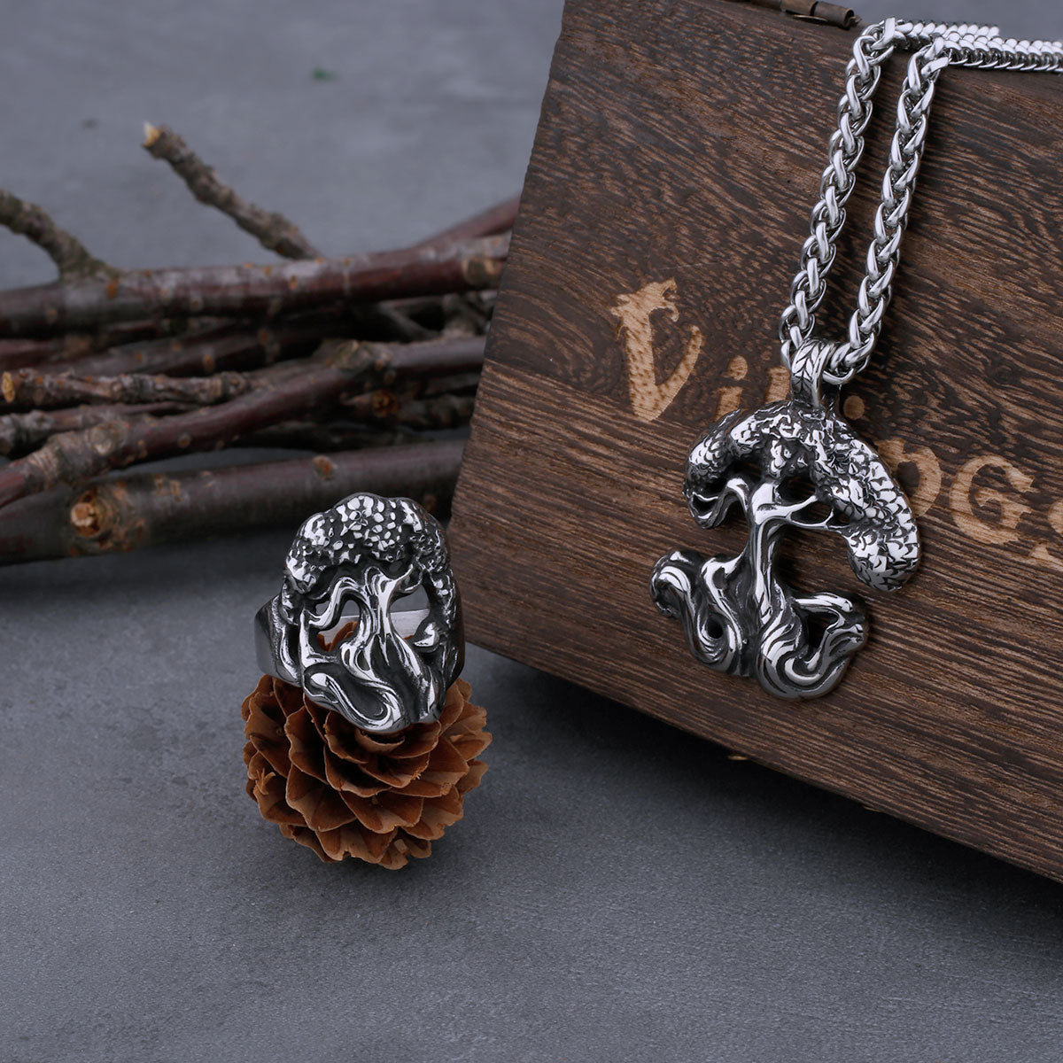 Stainless Steel Viking Tree of Life Yggdrasil Necklace Men's World Tree Protection Pendant Scandinavian Viking Jewelry Gifts