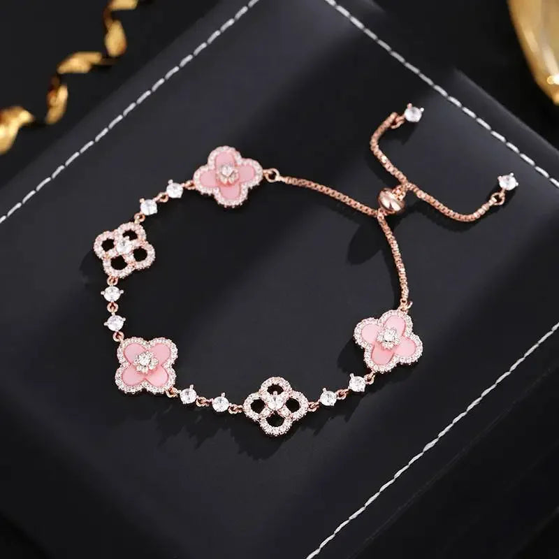 Qimeng Sweet Cherry" Vintage Pink Mother-of-Pearl Four-Leaf Clover Bracelet with Micro-Zirconia Inlay and Cutout Design