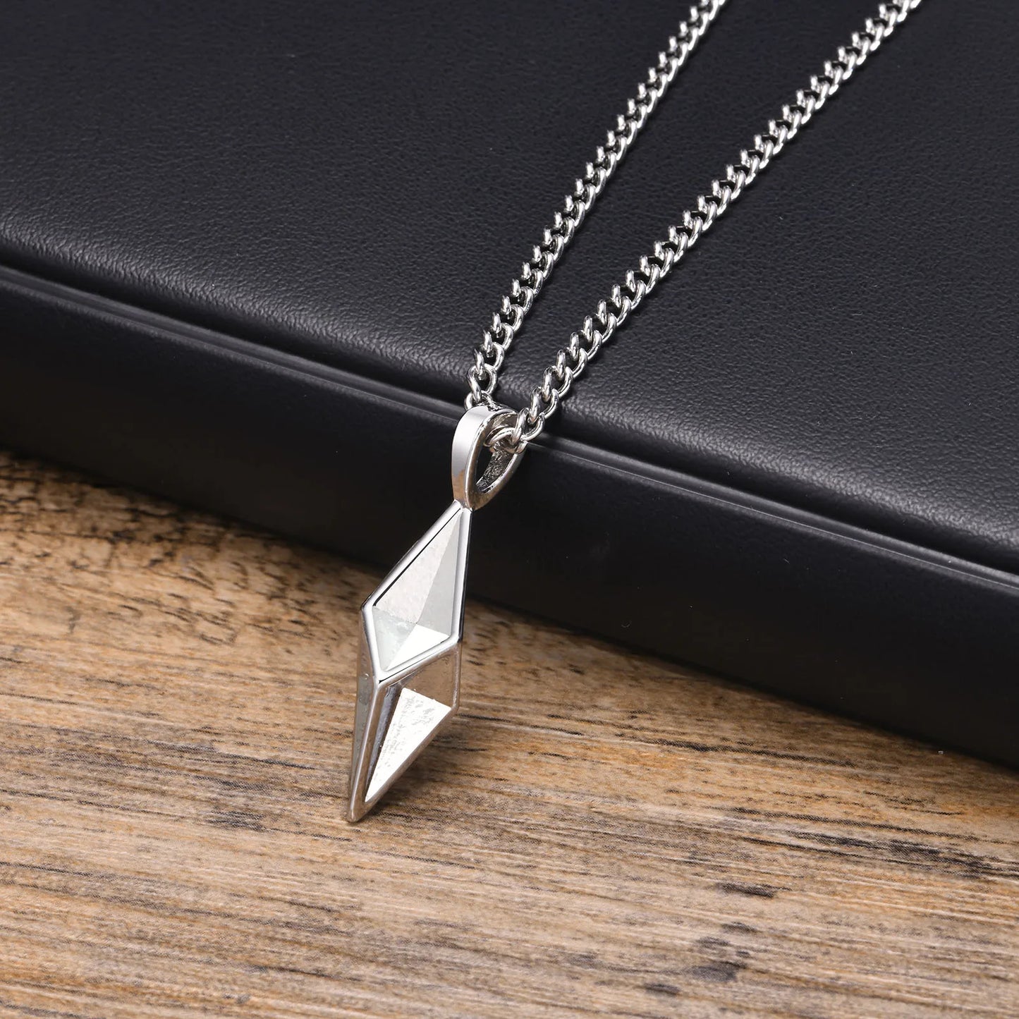 Vnox Star 4-Pointed Necklaces for Men, Stainless Steel Geometric Pendant Collar Valentine's Father's Day Birthday Gifts to Dad