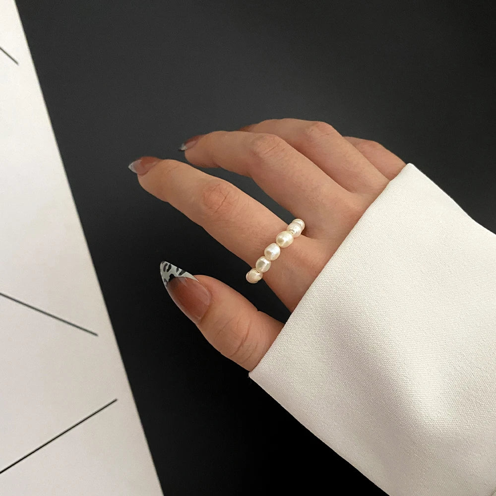 Fashion Elegant Beaded Pearl Rings Imitation Pearl Geometric Rings for Women Continuous Circle Minimalist Ring 2022 New