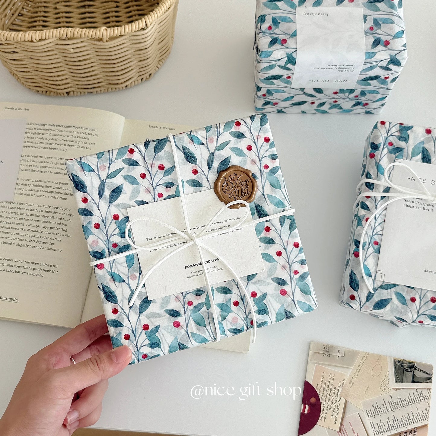 10/20pcs  Blue holly seed pattern thin paper  New Year Christmas gift wrapping paper Gift wrapping tissue paper