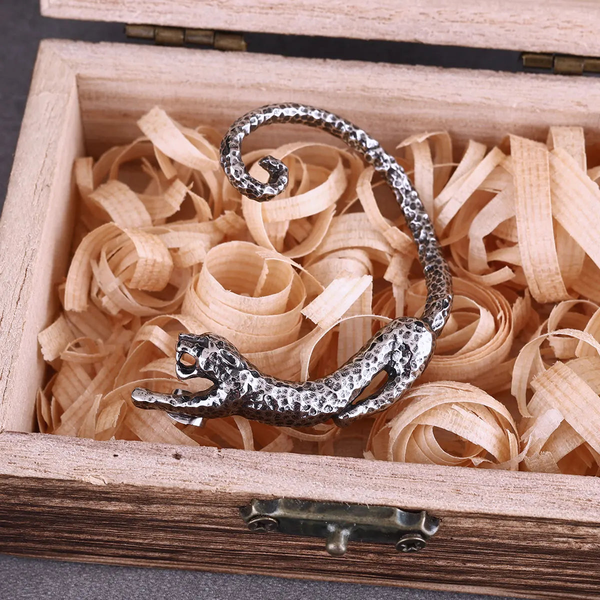 Vintage Cheetah Man and Woman Fashion Earrings Stainless Steel Drop Hole-less Earrings Personalized Jewelry Gifts Wholesale