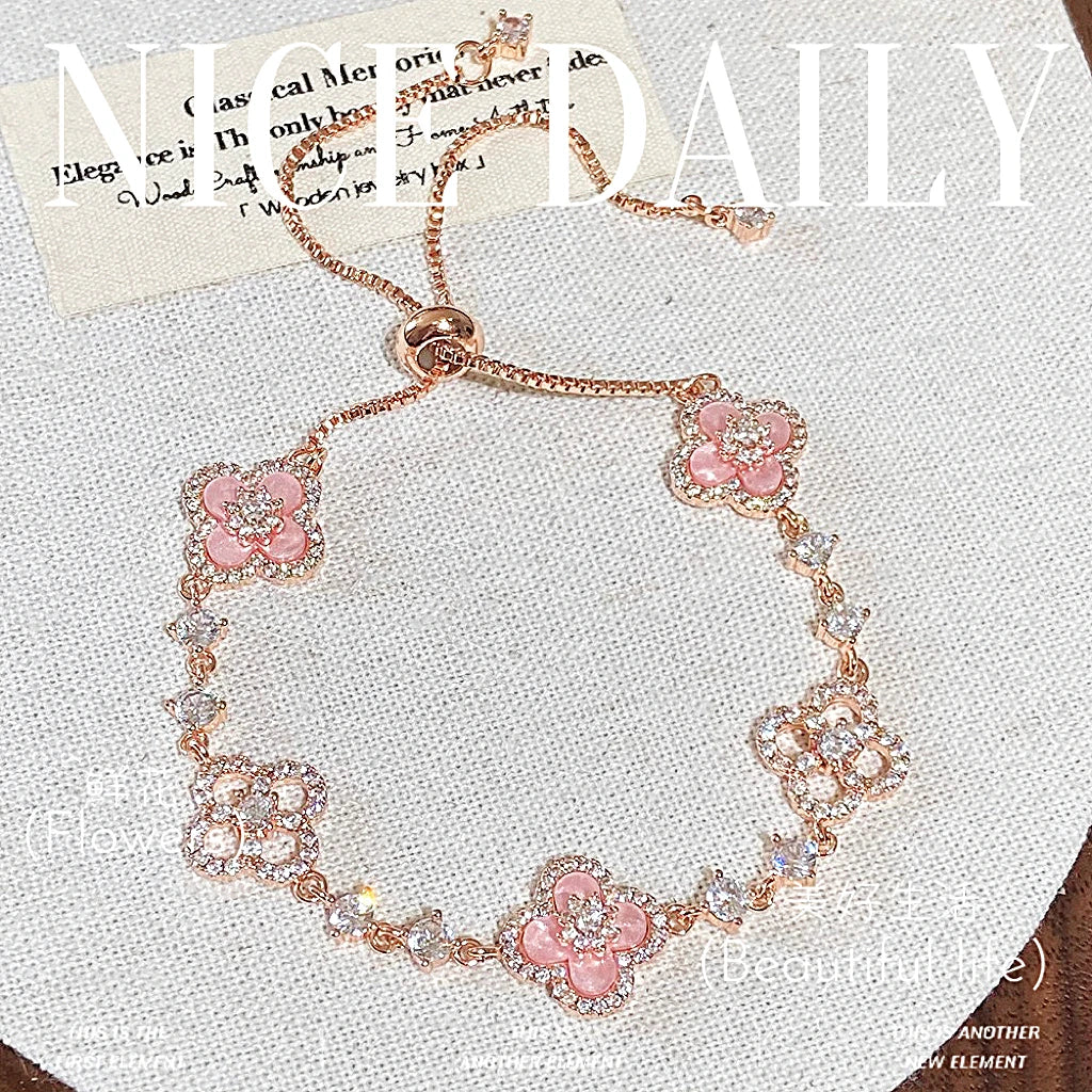 Qimeng Sweet Cherry" Vintage Pink Mother-of-Pearl Four-Leaf Clover Bracelet with Micro-Zirconia Inlay and Cutout Design
