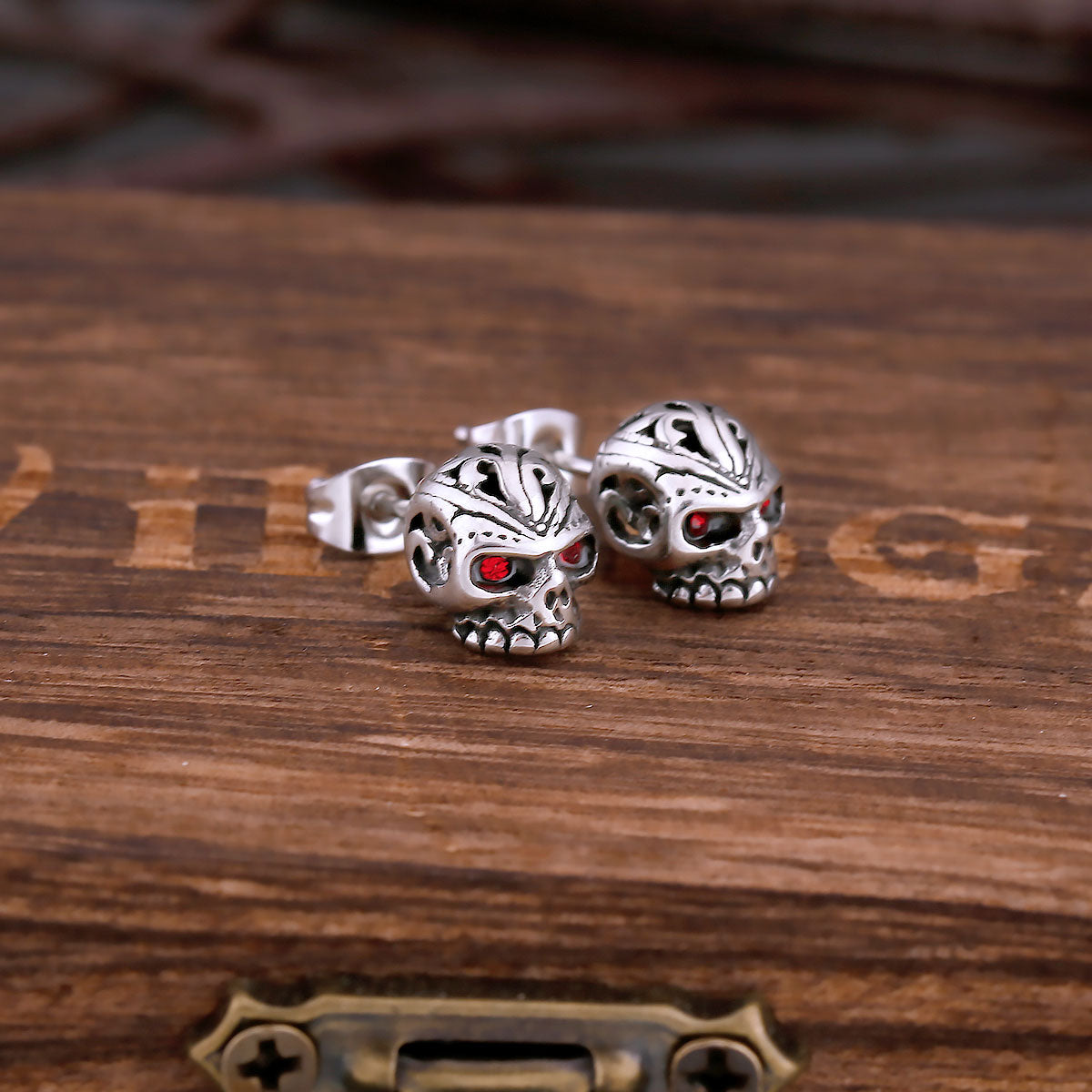 Vintage Skull Stud Earrings For Men and Women Hip Hop Punk Gothic Earrings Fashion Skeleton Stainless Steel Jewelry Gift