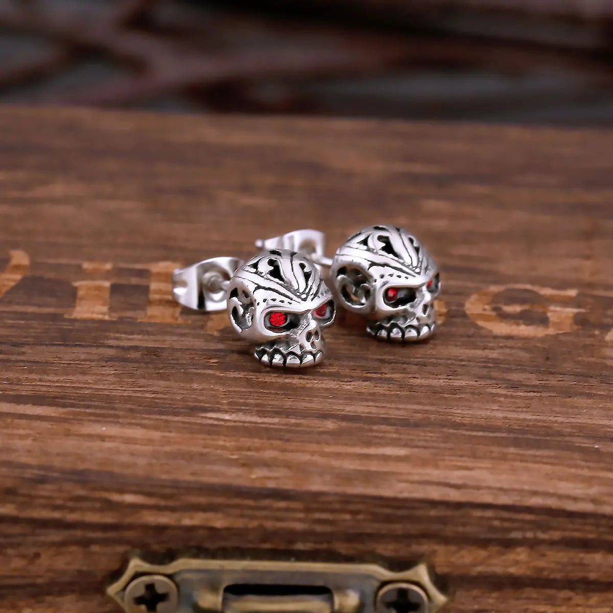 Vintage Skull Stud Earrings For Men and Women Hip Hop Punk Gothic Earrings Fashion Skeleton Stainless Steel Jewelry Gift