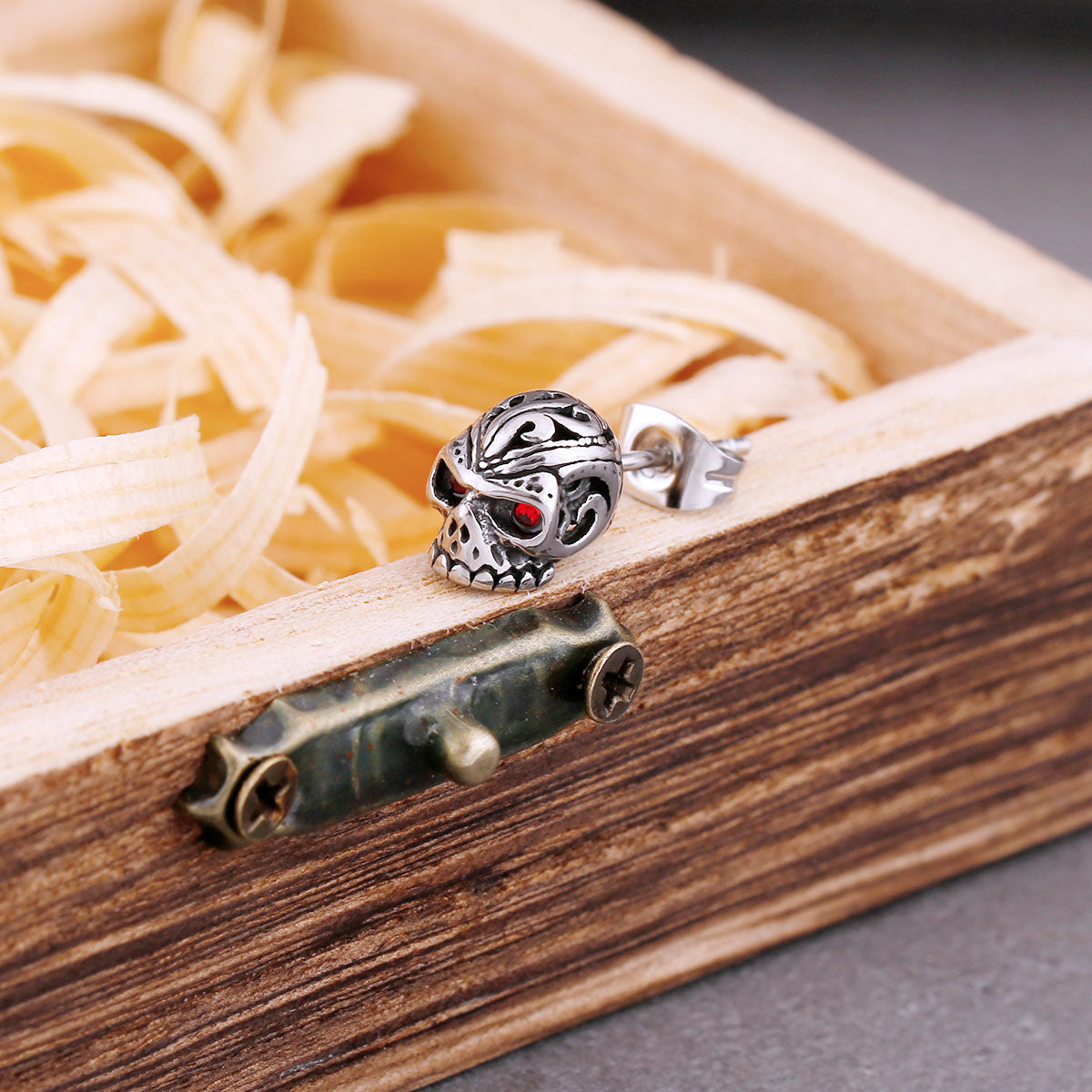 Vintage Skull Stud Earrings For Men and Women Hip Hop Punk Gothic Earrings Fashion Skeleton Stainless Steel Jewelry Gift