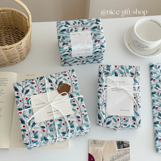 10/20pcs  Blue holly seed pattern thin paper  New Year Christmas gift wrapping paper Gift wrapping tissue paper