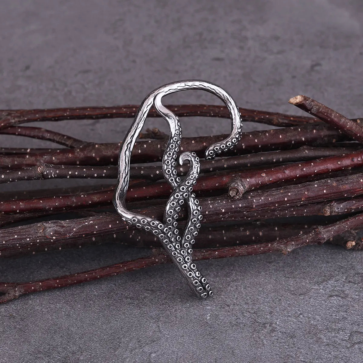 Vintage Twisted Snake Man and Woman Fashion Hip Hop Earrings Stainless Steel Dangle Earring Fashion Personalized Jewelry Gift