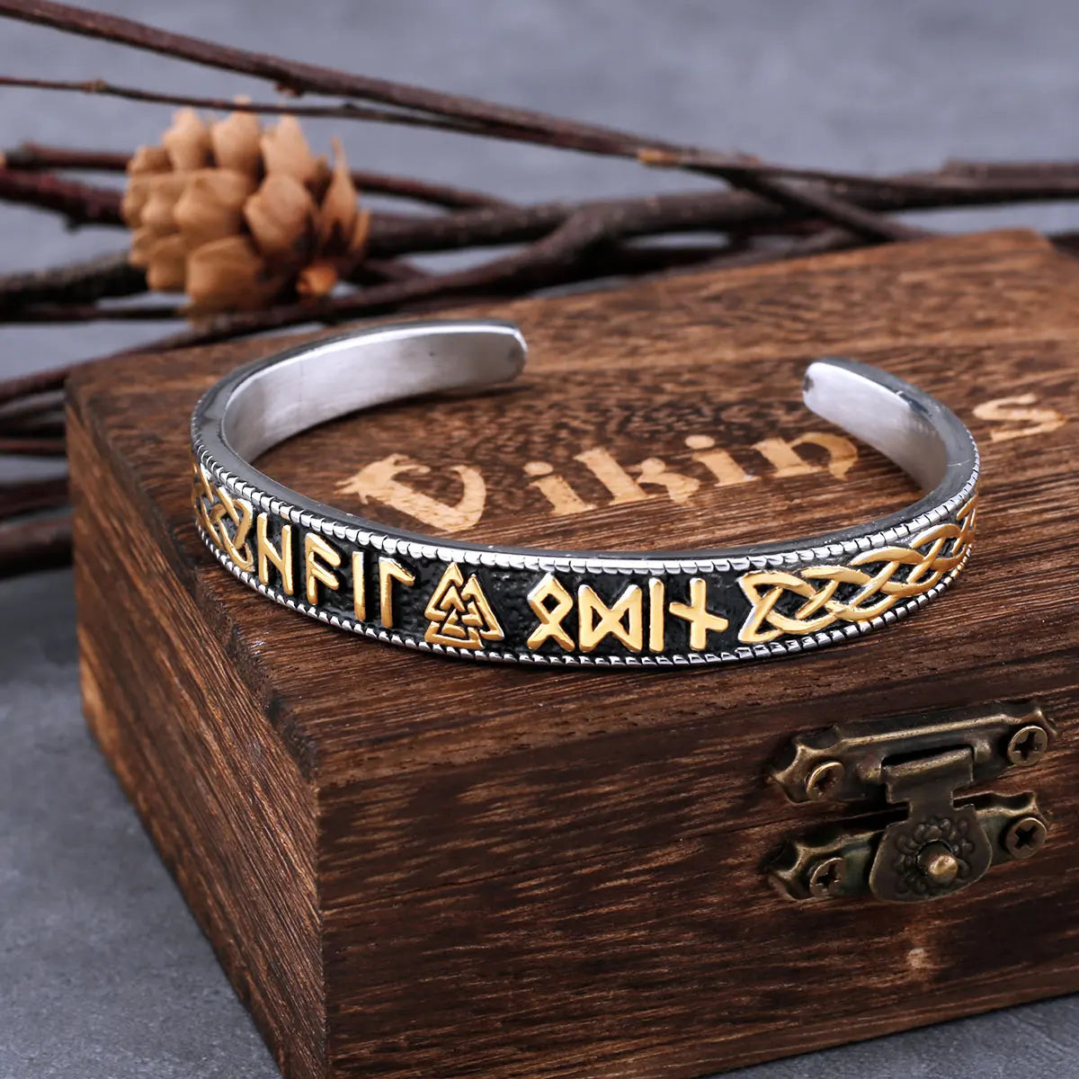 Stainless Steel Vijing Valknut Rune Bracelet for Men and Women Hip Hop Charm Wristband Cuff Charm Creative Vikings Jewelry Gift